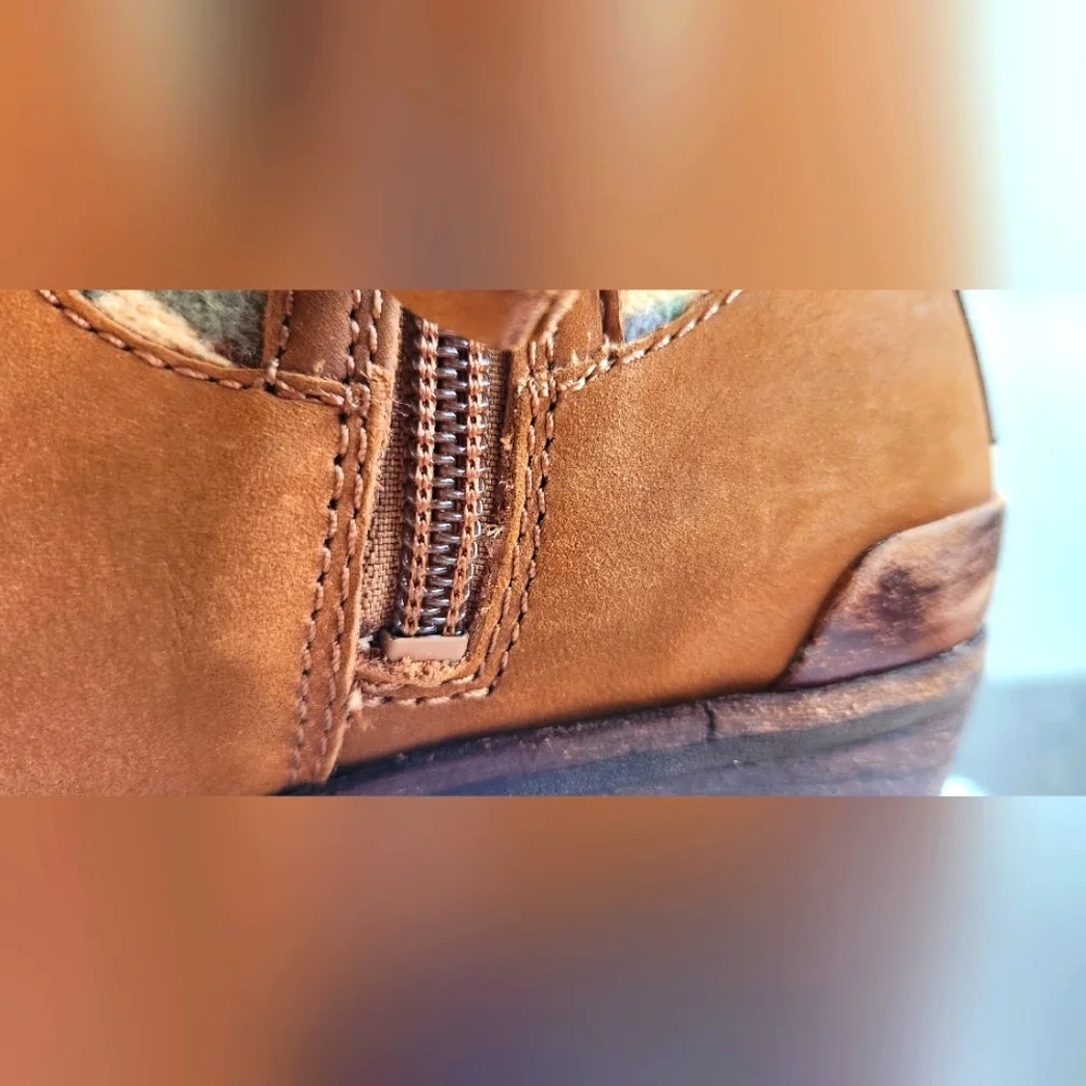 Ugg Pendleton ankle boots size 7.5 - Picture 16 of 16